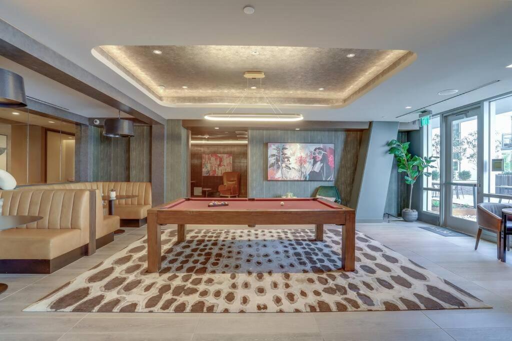 Stylish Condo At Clarendon With Rooftop Views Arlington Exteriör bild