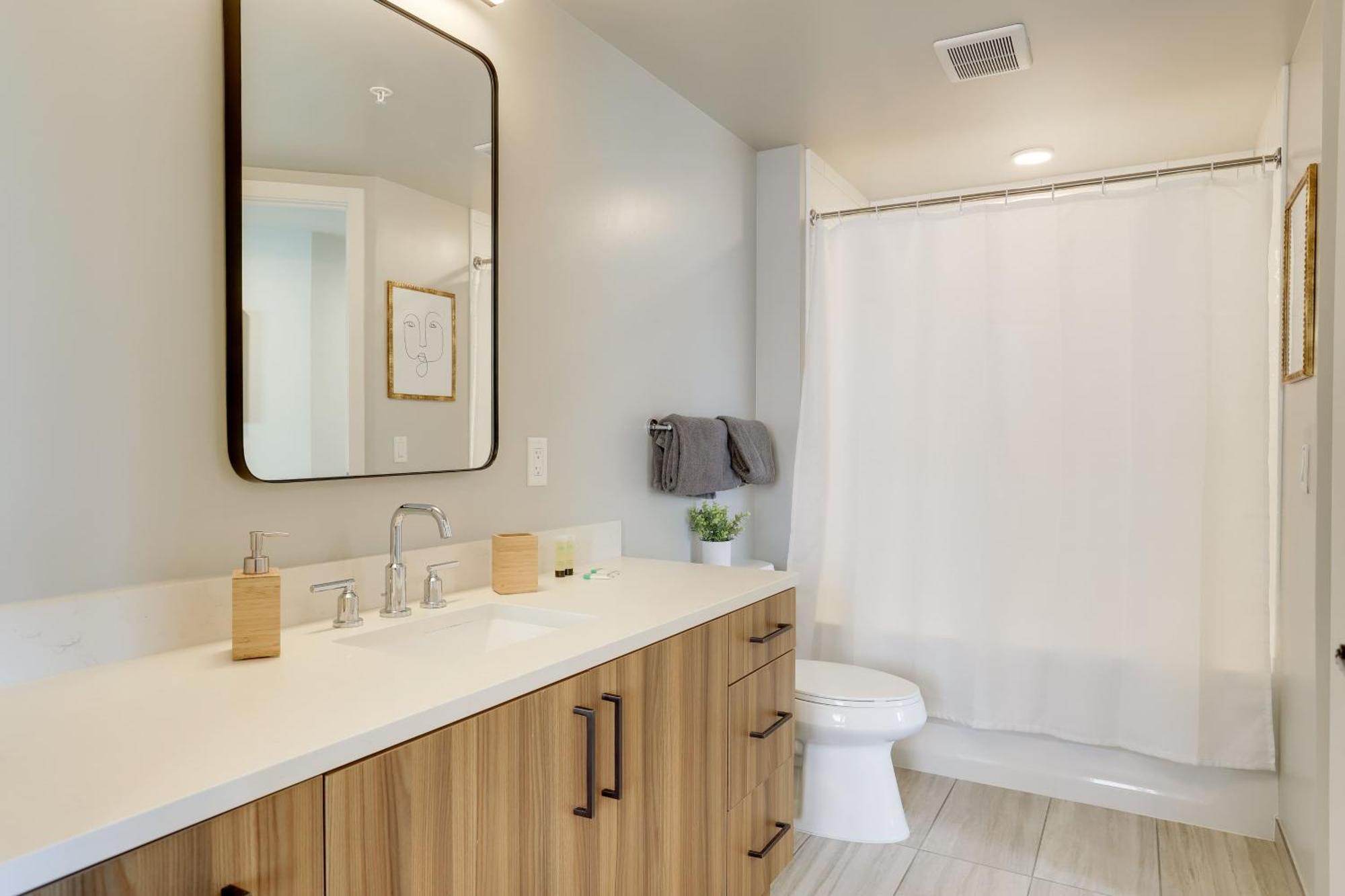 Stylish Condo At Clarendon With Rooftop Views Arlington Exteriör bild