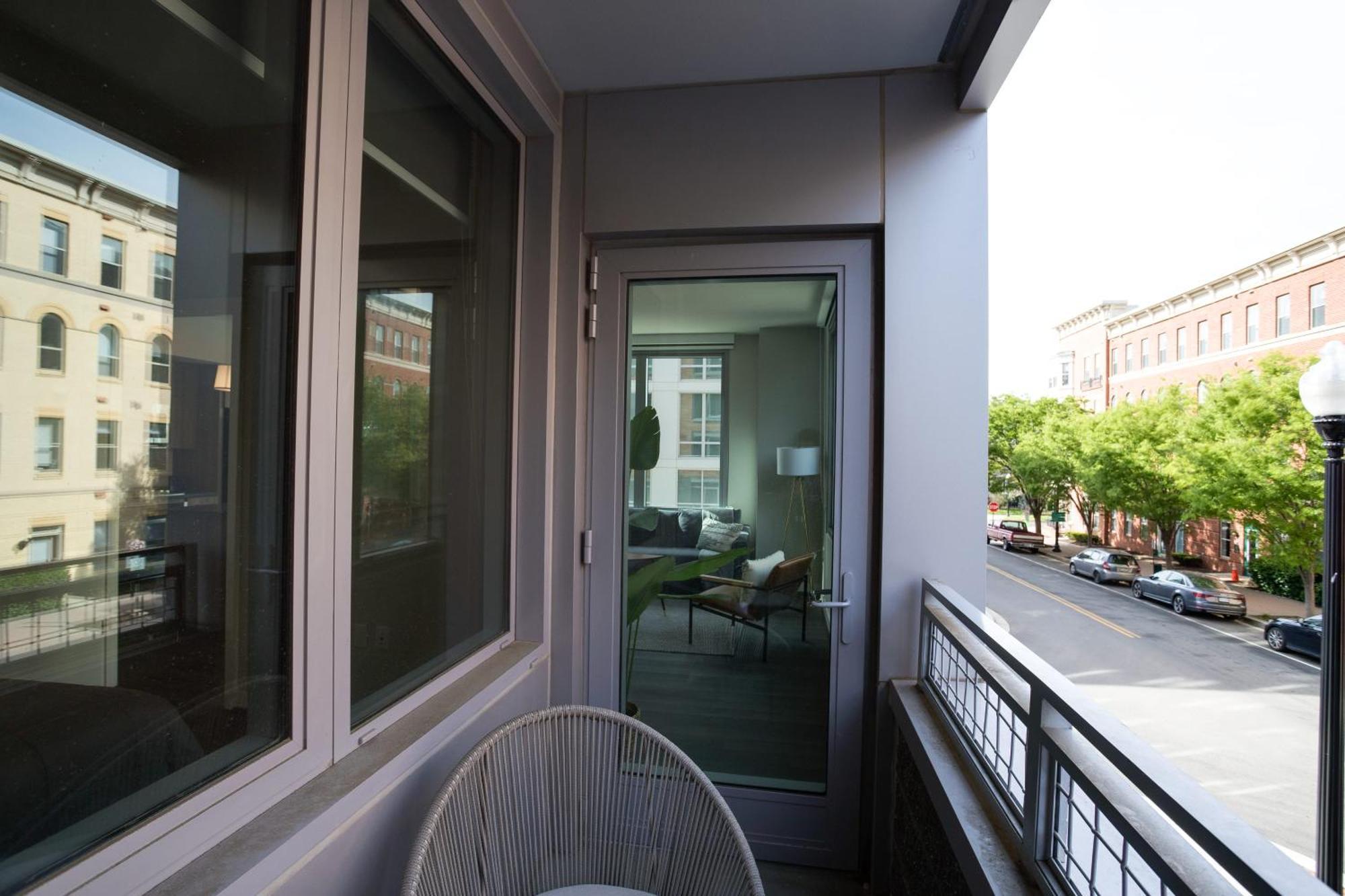 Stylish Condo At Clarendon With Rooftop Views Arlington Exteriör bild
